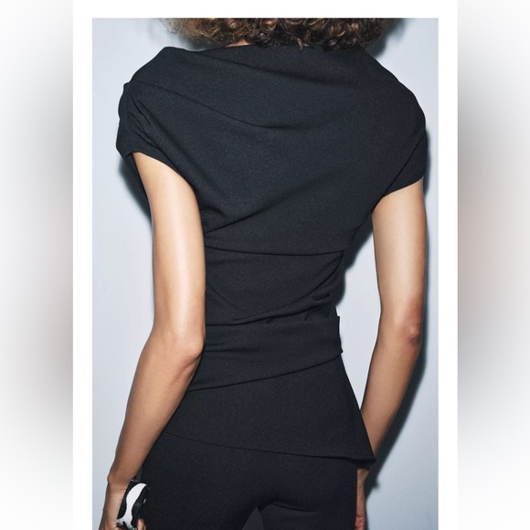Zara NWT black ruched asymmetrical shoulder asymmetrical hem top - Picture 4 of 9